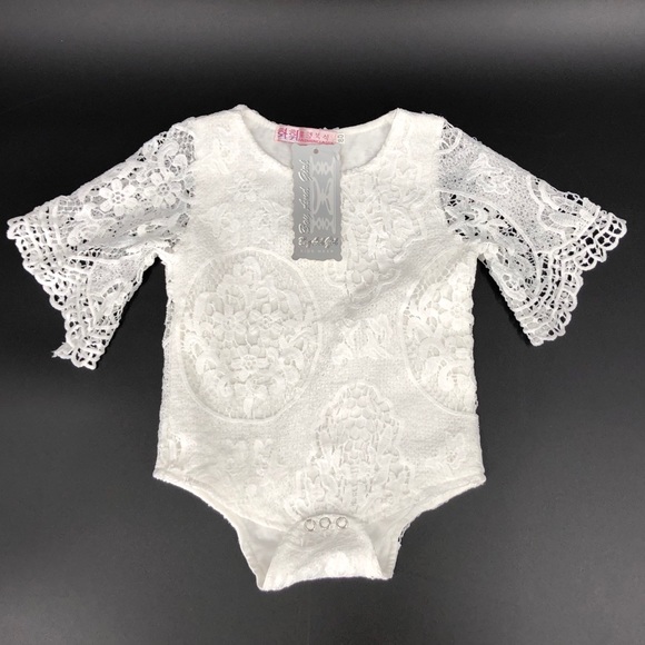 Fashion Classi Other - Crochet baby’s onesie missing size and care tags.